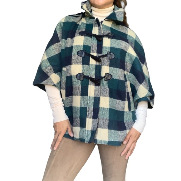 Last Kiss Plaid Toggle Cape Coat  Large - Picture 8 of 10